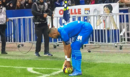 曼联红魔主场零封埃弗顿（曼联主场完封埃弗顿）