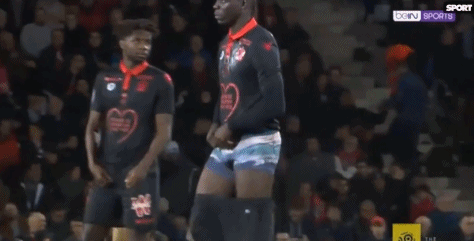 泰晤士报：尽管曼联一周只有一赛，但阿莫林坚持每周训练6天（泰晤士报：曼联每周仅一场，阿莫林仍坚持每周六天训练）