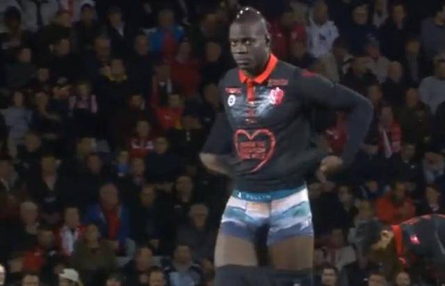 帕潘夸赞吉鲁：他不仅能进球还能防守，甚至还能客串门将