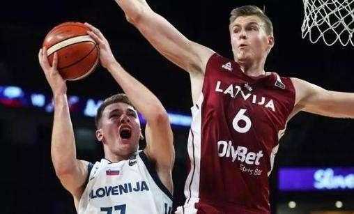 公牛末节崩盘痛失好局（公牛末节溃败，胜势尽失）