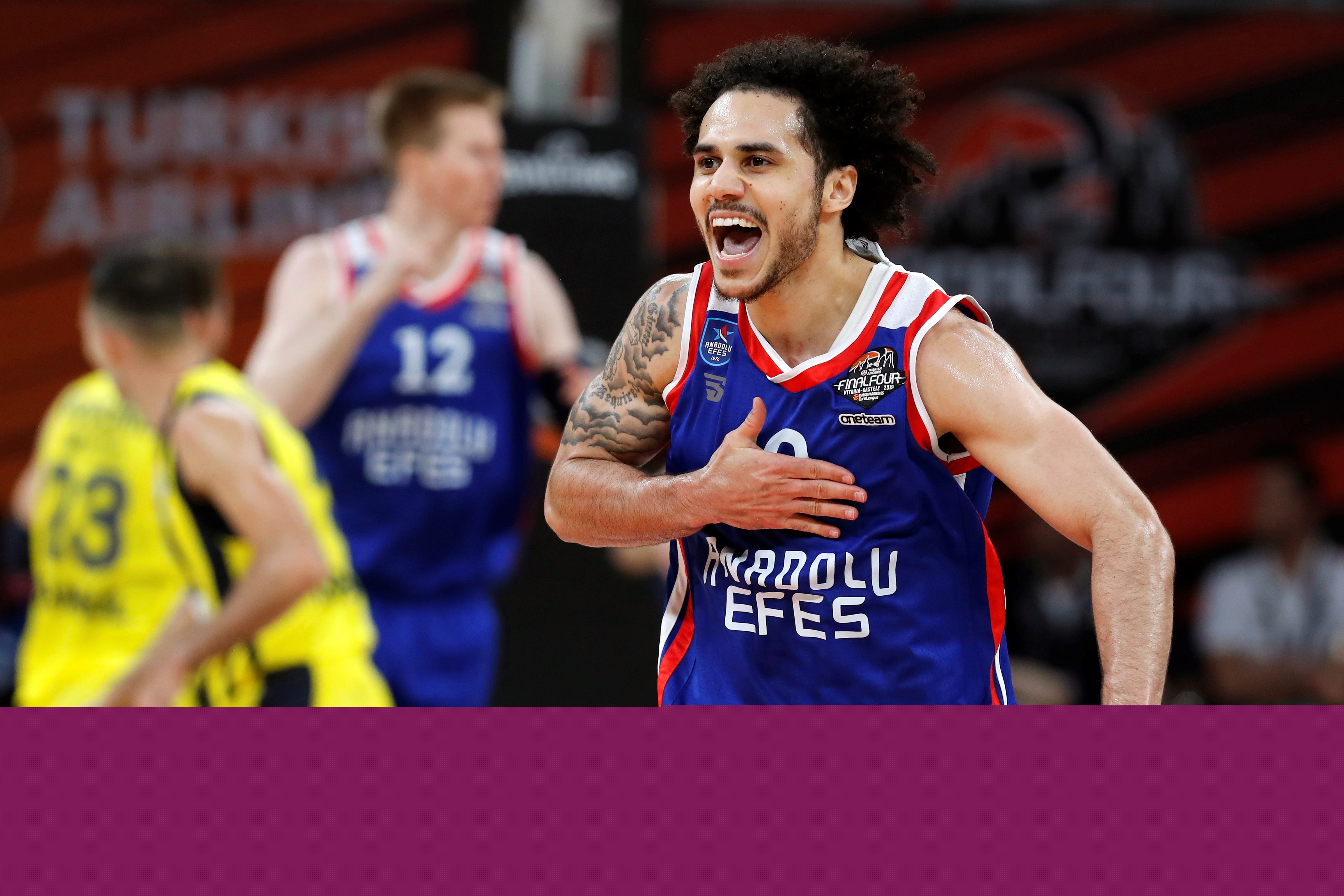 记者：中超收官战赛后，西海岸将为邵佳一举办告别仪式（记者称中超末轮结束后，西海岸将为邵佳一举行告别仪式）