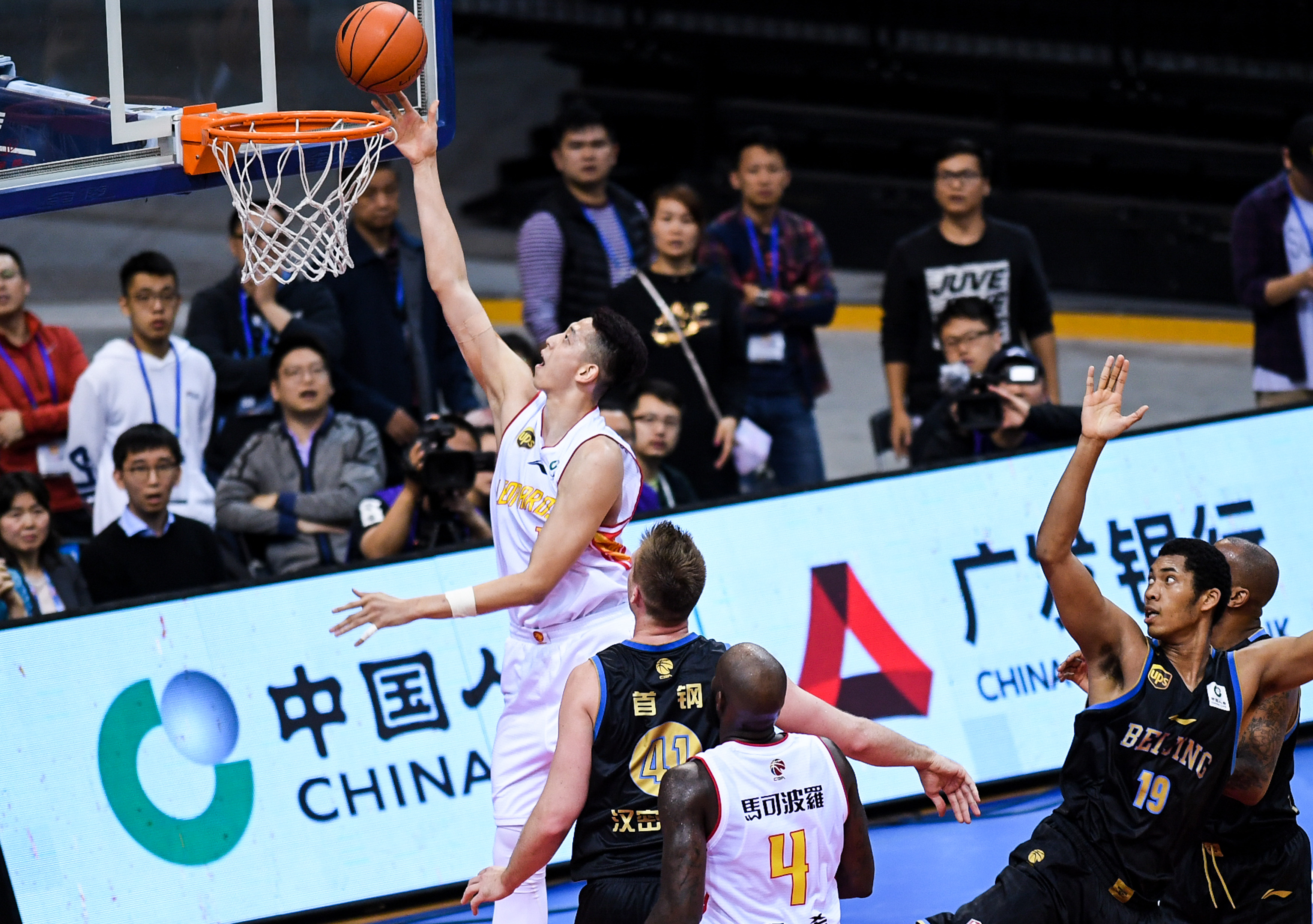 蒯曼总结成都混团世界杯表现，称全力以赴准备每场比赛（蒯曼谈成都混团世界杯：每场比赛都全力以赴备战）