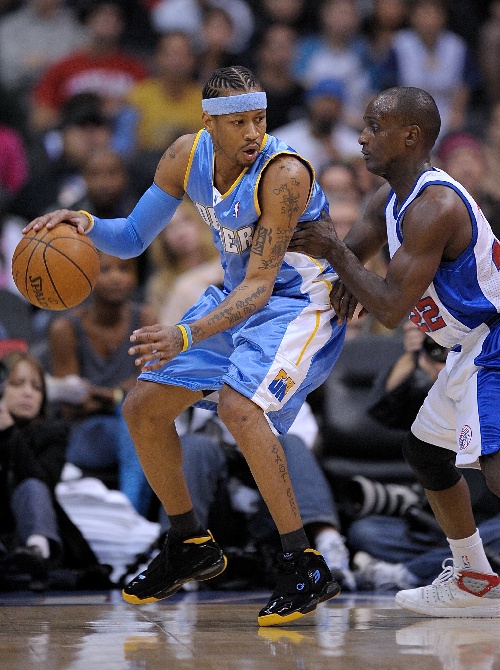 柏林联合主帅：我们的第一球越位5毫米，这种判罚简直是疯了（柏林联合主帅不满：首球仅越位5毫米，这判罚太离谱）