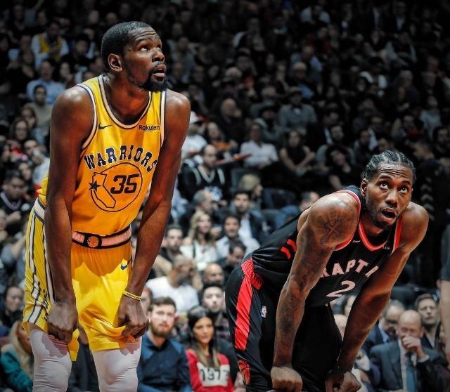 麦凯恩：詹姆斯8分是在多伦多打的，所以他的纪录在美国仍有效（麦凯恩称詹姆斯8分发生在多伦多，其纪录在美国仍然有效）