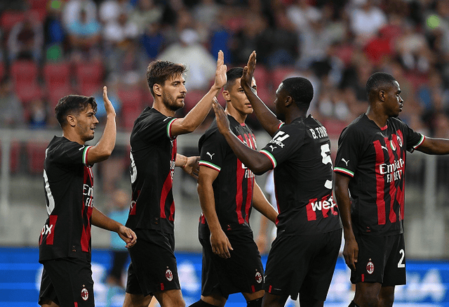 足球球员伤病更新，影响赛季表现（足球球员伤情速递，牵动赛季发挥）