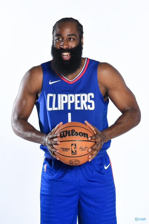 14岁少年钟英杰残特奥会夺金庆生（14岁小将钟英杰残特奥会摘金，为生日献礼）