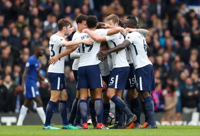 埃及主帅：萨拉赫是一名顶级球员，他将与埃及国家队创造历史（埃及主帅盛赞萨拉赫：顶级球星，将携手国家队书写历史）